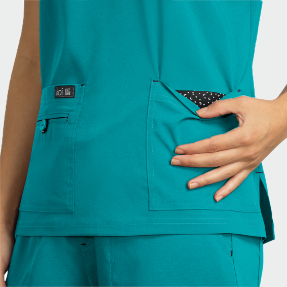 Bluza medicala KOI Design BECCA TOP 373 Culoare albastru-verzui (Teal) cod 404032